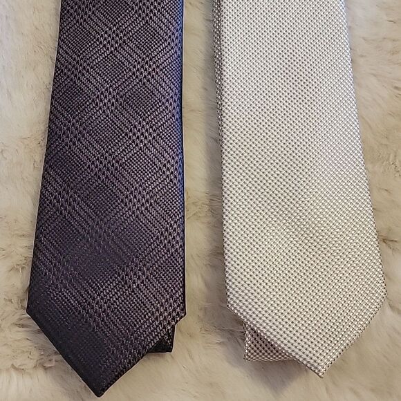 TWOāMICHAELĀ KORSā100%āSILKāTIES - Picture 2 of 5